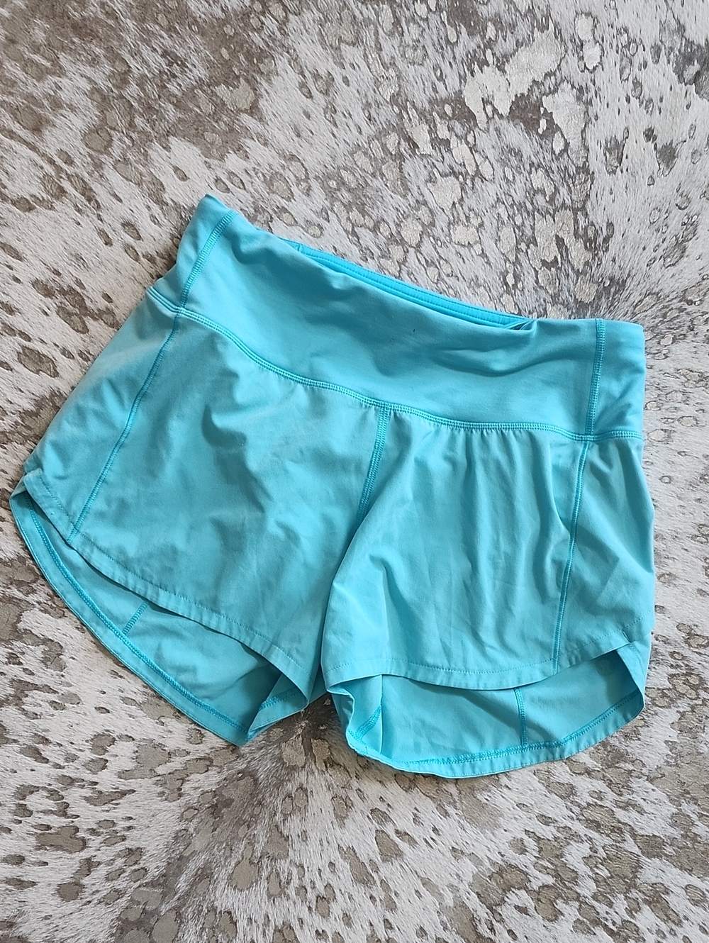 Lululemon Speed Up Shorts Sz2 4"